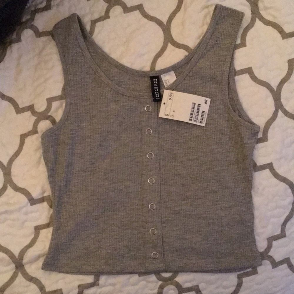 NWT Divided gray cropped tank
